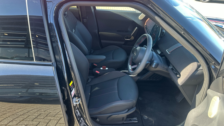 MINI Aceman 135kW E Classic 43kWh 5dr Auto Electric Hatchback